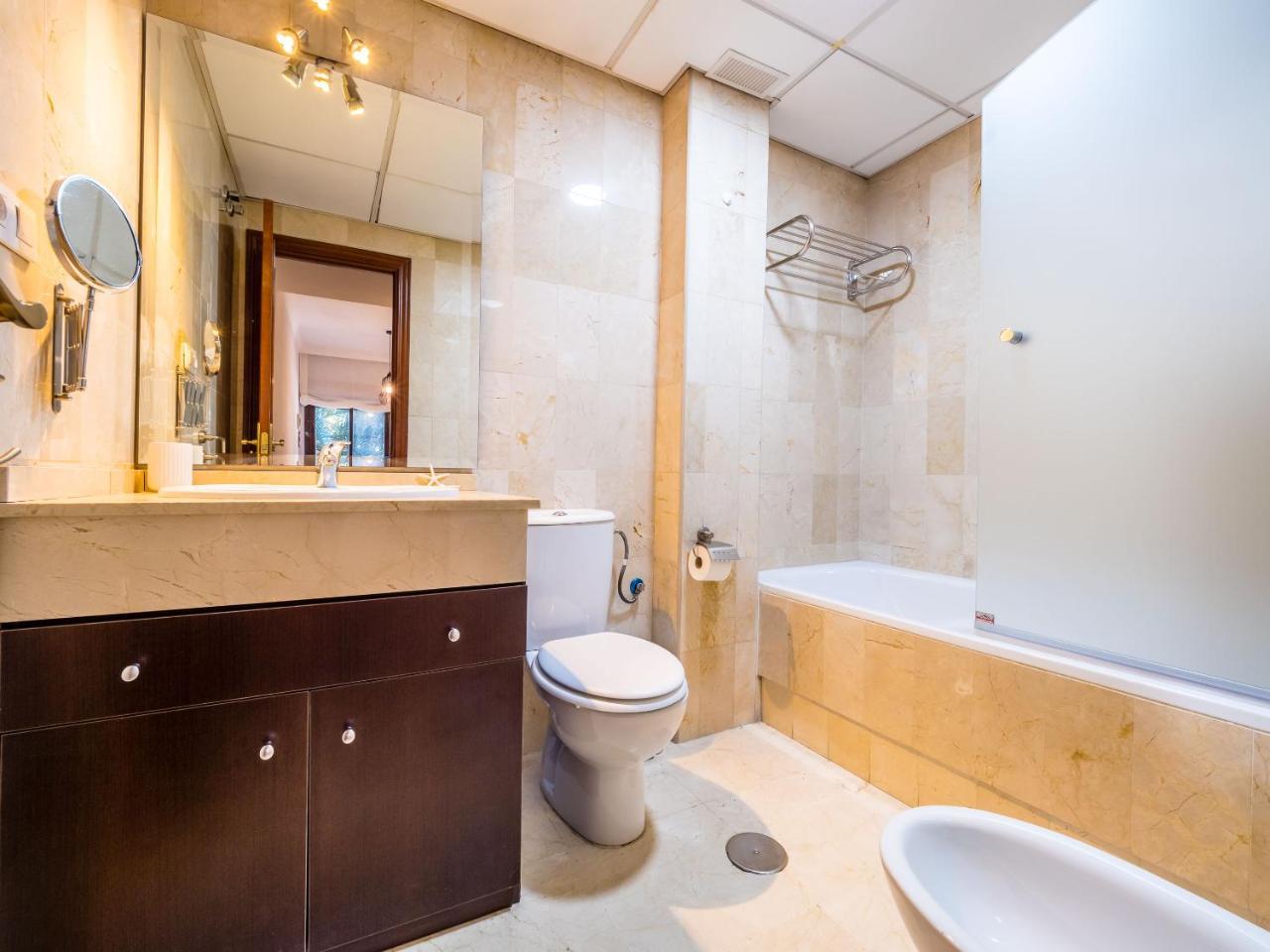 Malaga Center Experience - Premium Apartment Bagian luar foto