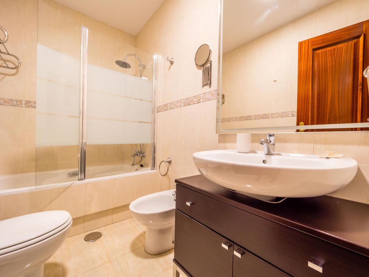 Malaga Center Experience - Premium Apartment Bagian luar foto